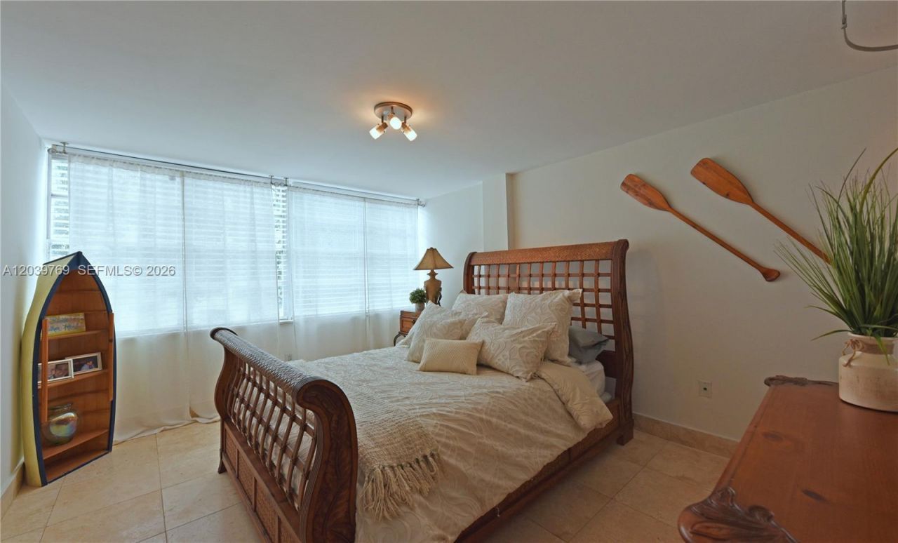 2016 Bay Dr , Unit 201, Miami Beach, FL 33141 Photo