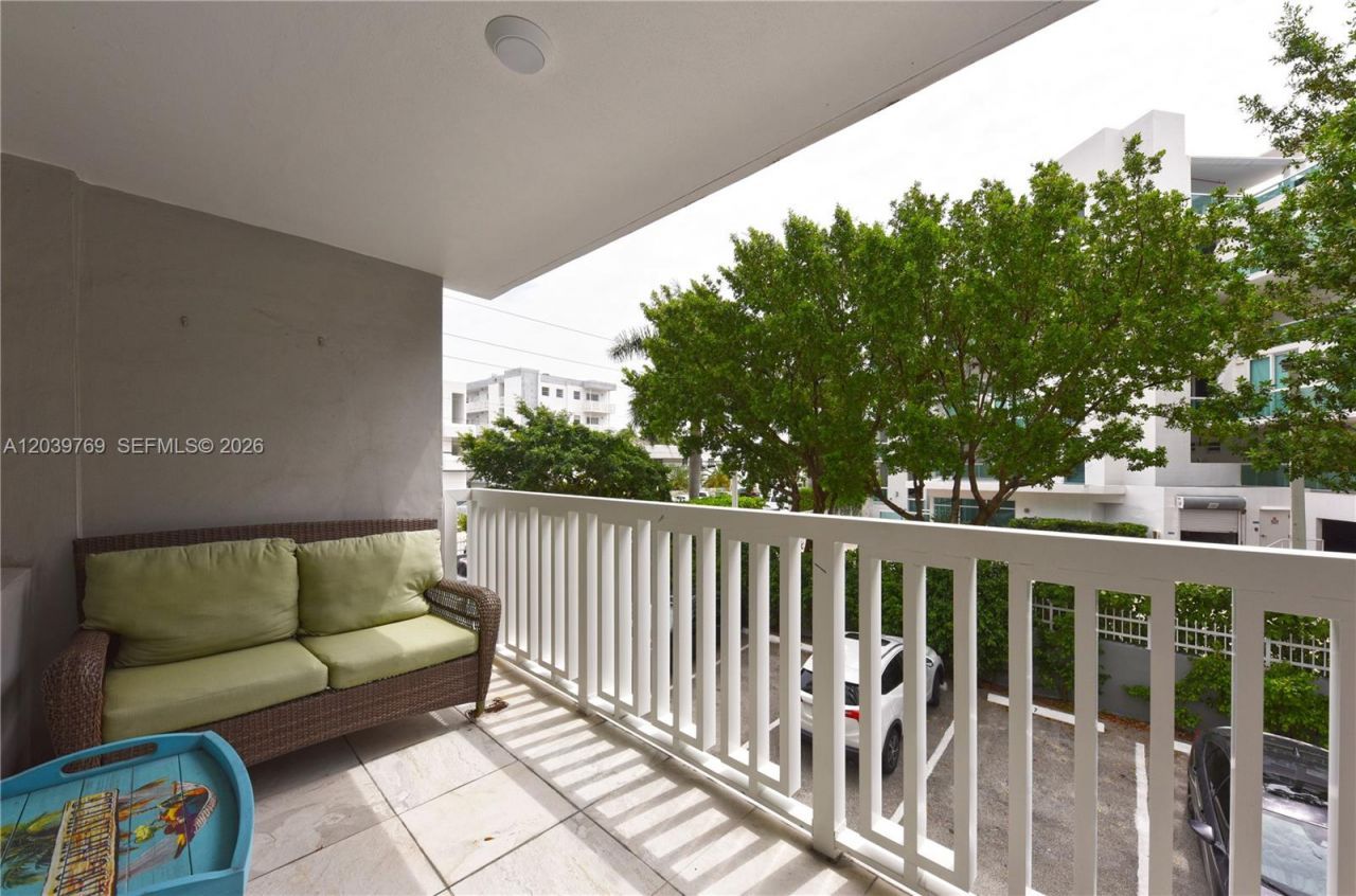 2016 Bay Dr , Unit 201, Miami Beach, FL 33141 Photo