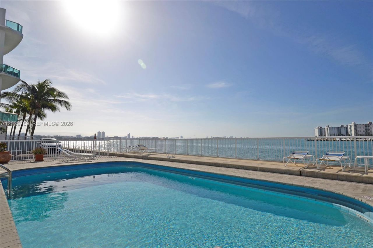 2016 Bay Dr , Unit 201, Miami Beach, FL 33141 Photo
