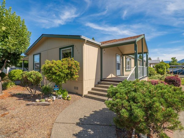 2395 Ryan Court, Grants Pass, OR 97527