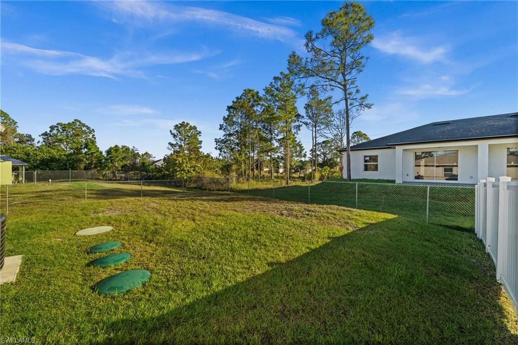 915-917 Graystone Ave, Lehigh Acres, FL 33974 Photo
