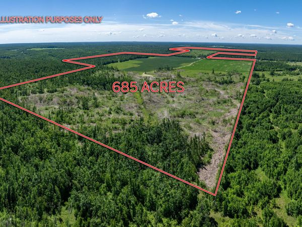8888 Waters Road, Johannesburg, MI 49751