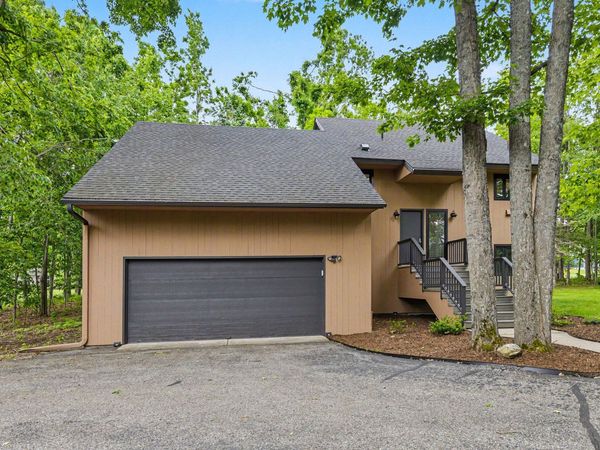 2096 Pinecrest Street, Harbor Springs, MI 49740