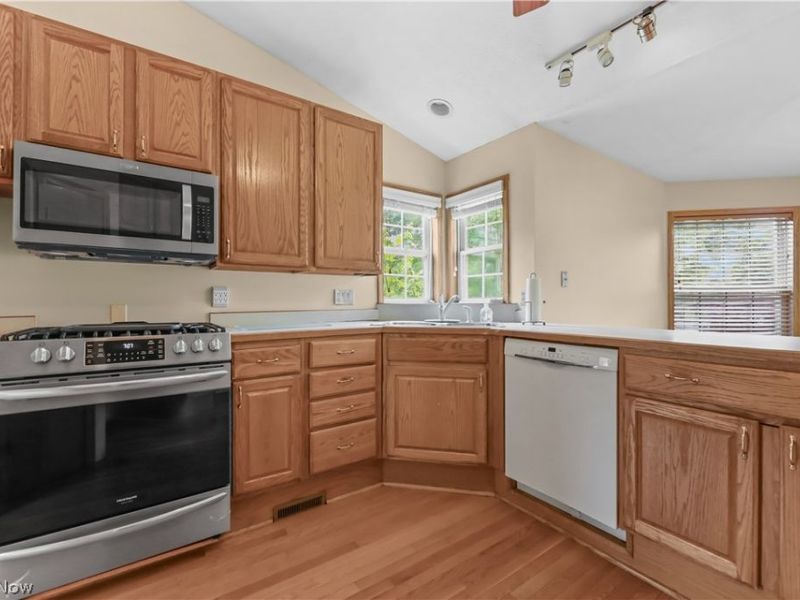 1701 Woods Road, Akron, OH 44306 Photo 13