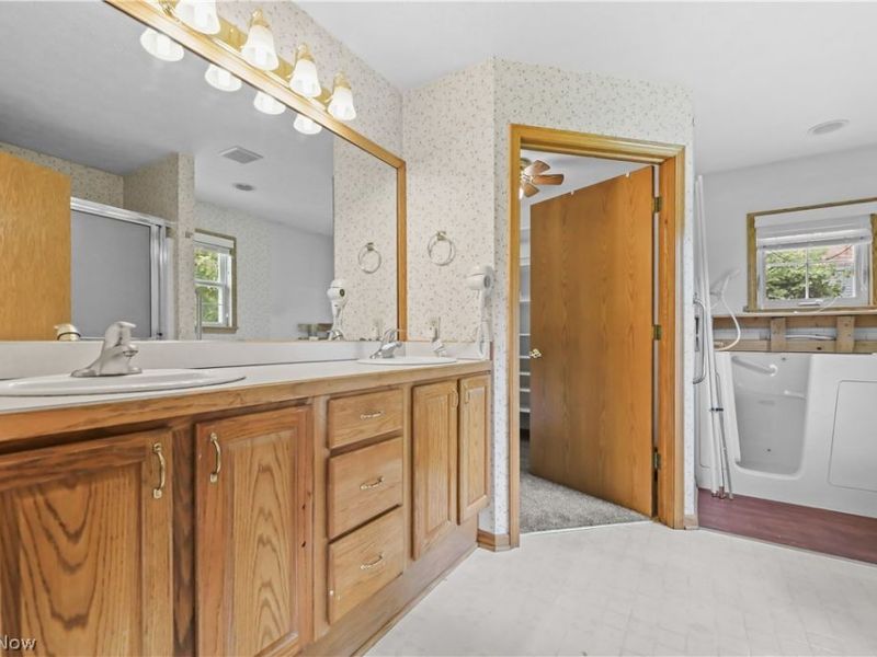 1701 Woods Road, Akron, OH 44306 Photo 25