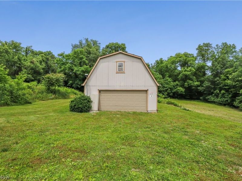 1701 Woods Road, Akron, OH 44306 Photo 6