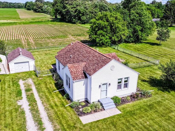4025 River Road, Sodus, MI 49126