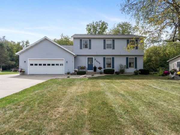 6276 Burning Tree Street, Jackson, MI 49201