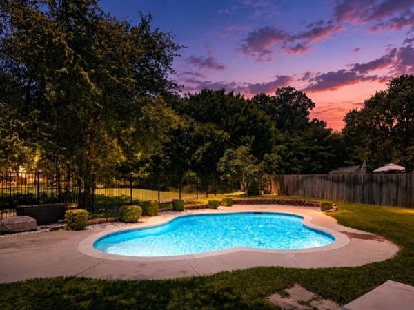 308 Leeward Circle, Azle, TX 76020