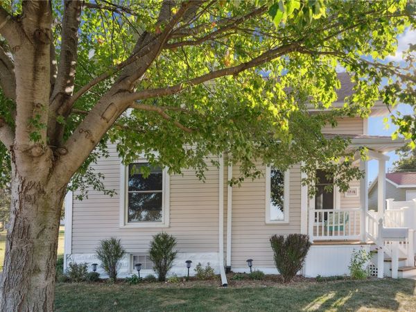 1715 7th Avenue , Belle Plaine, IA 52208