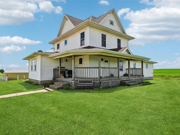 17851 County Rd E45, Anamosa, IA 52205