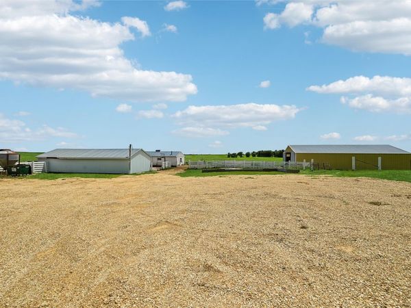 17851 County Rd E45, Anamosa, IA 52205