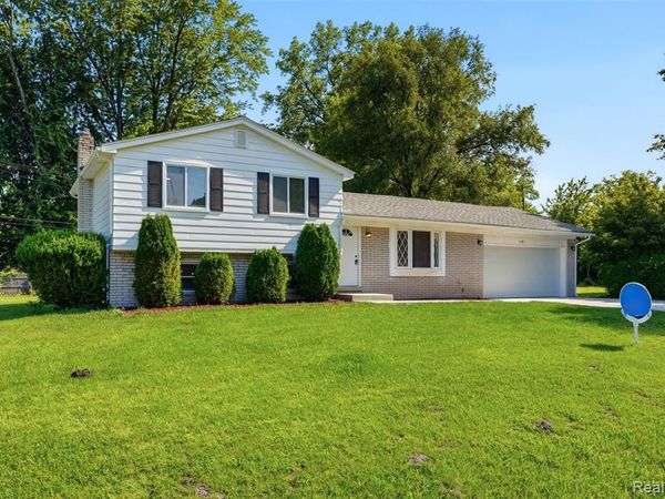 35872 Vinewood Street, Romulus, MI 48174