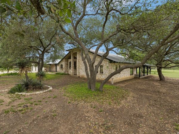4125 County Road 251, Hondo, TX 78861