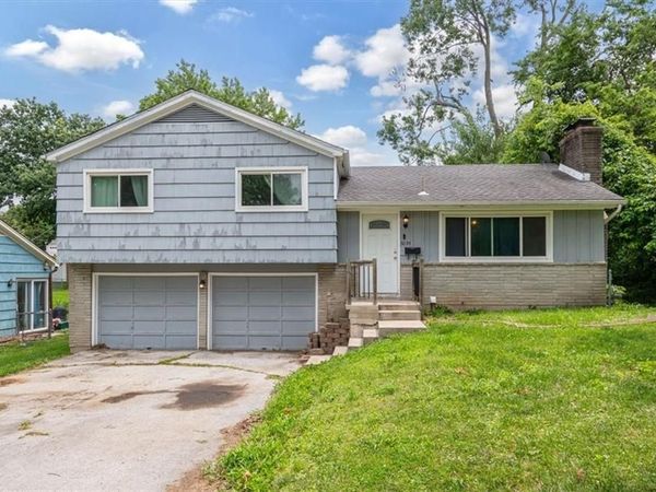 3035 ENGLEWOOD Terrace, Independence, MO 64052