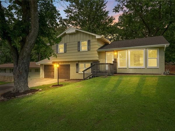 7323 Maywood Avenue, Raytown, MO 64133