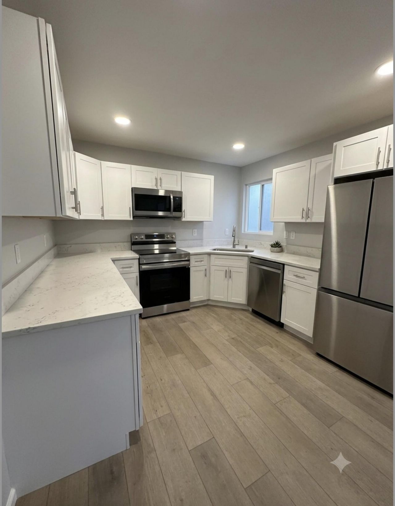 4228 Oakridge Drive Photo 4