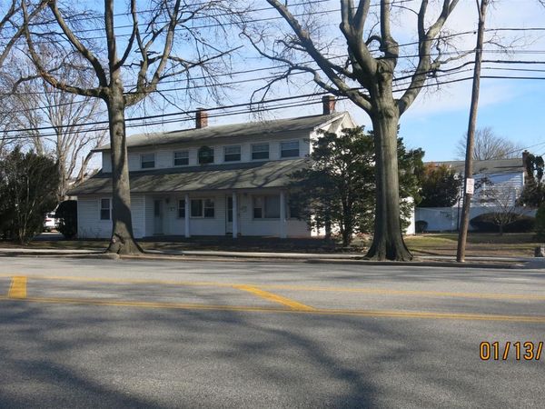 868 Carman Avenue , Westbury, NY 11590