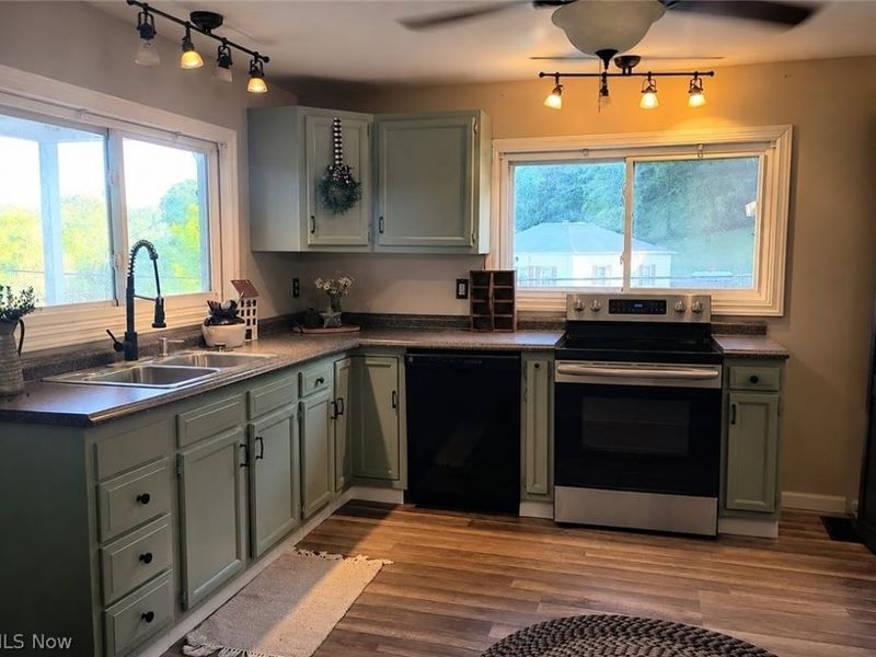 64301 Shady Lane Road, Bellaire, OH 43906 Photo 7