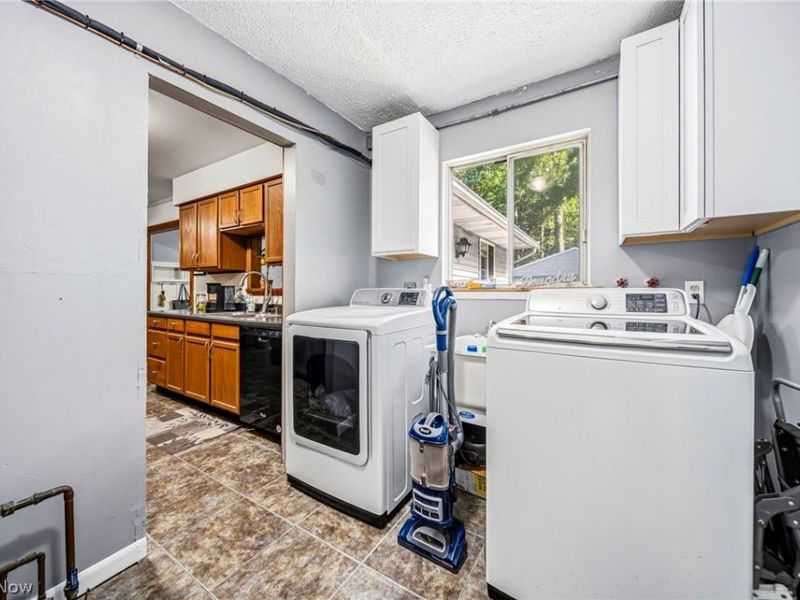 7519 Pinehurst Drive, Mentor on the Lake, OH 44060 Photo 10