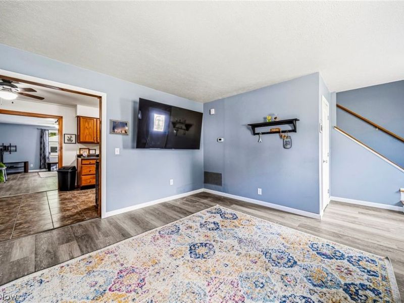 7519 Pinehurst Drive, Mentor on the Lake, OH 44060 Photo 3