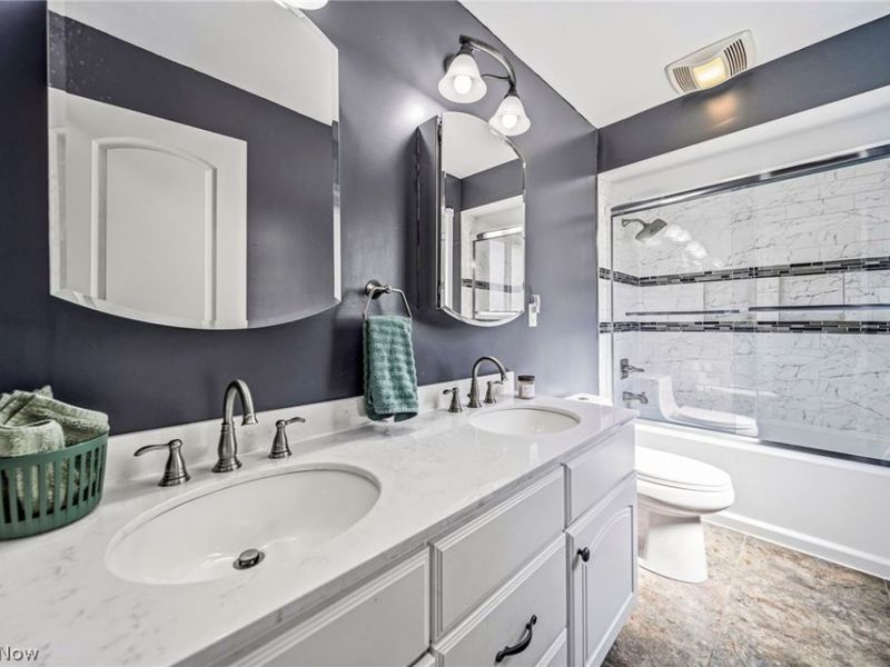 7519 Pinehurst Drive, Mentor on the Lake, OH 44060 Photo 4