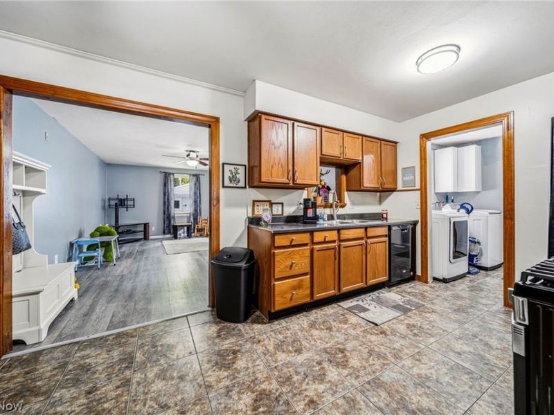 7519 Pinehurst Drive, Mentor on the Lake, OH 44060 Photo 6