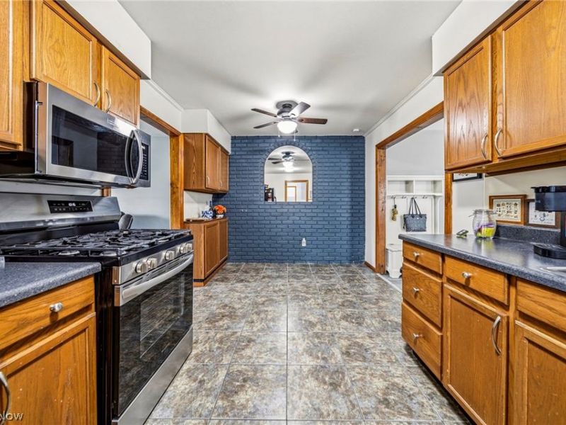 7519 Pinehurst Drive, Mentor on the Lake, OH 44060 Photo 8