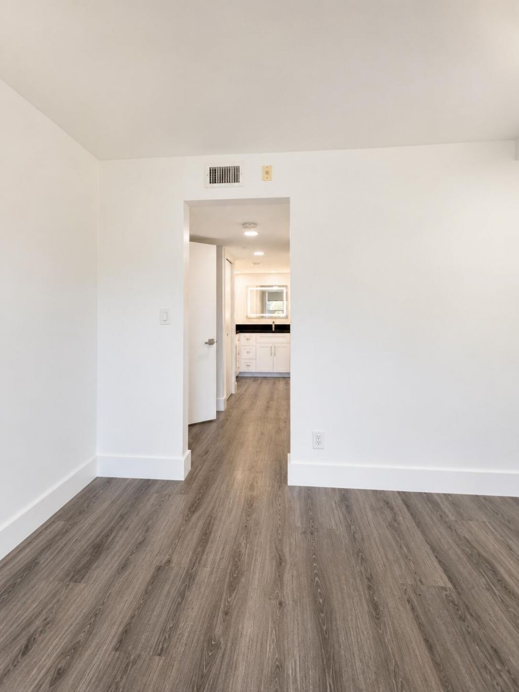 3930 Oaks Clubhouse Drive, Unit 303, Pompano Beach, FL 33069 Photo
