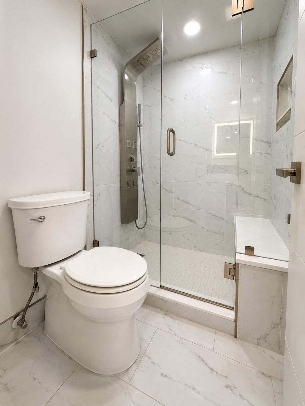 3930 Oaks Clubhouse Drive, Unit 303, Pompano Beach, FL 33069 Photo