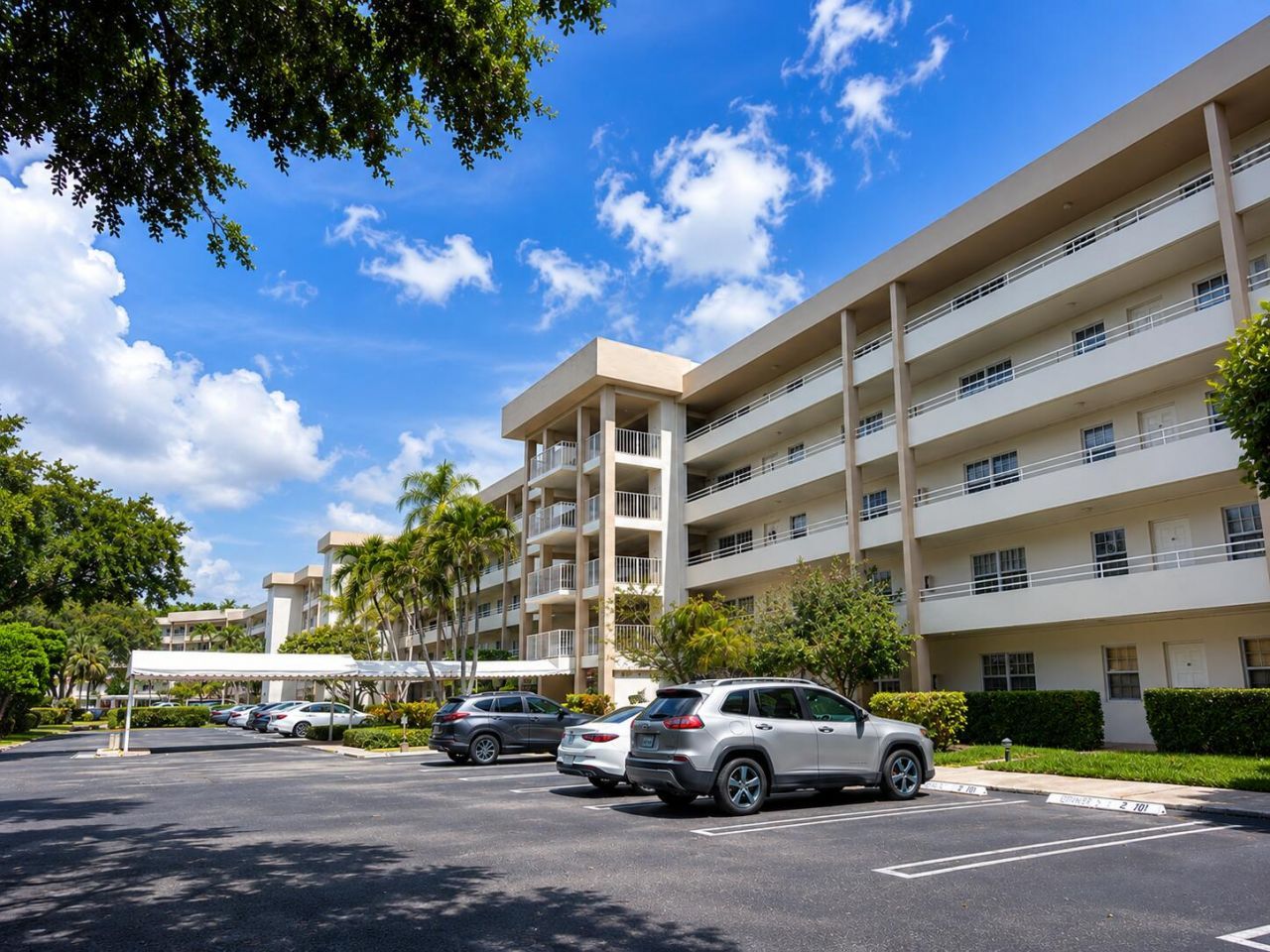 3930 Oaks Clubhouse Drive, Unit 303, Pompano Beach, FL 33069 Photo
