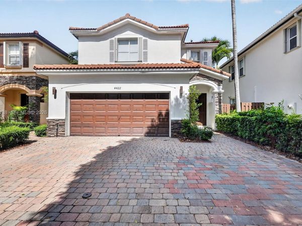 4422 NW 112th Ct , Doral, FL 33178
