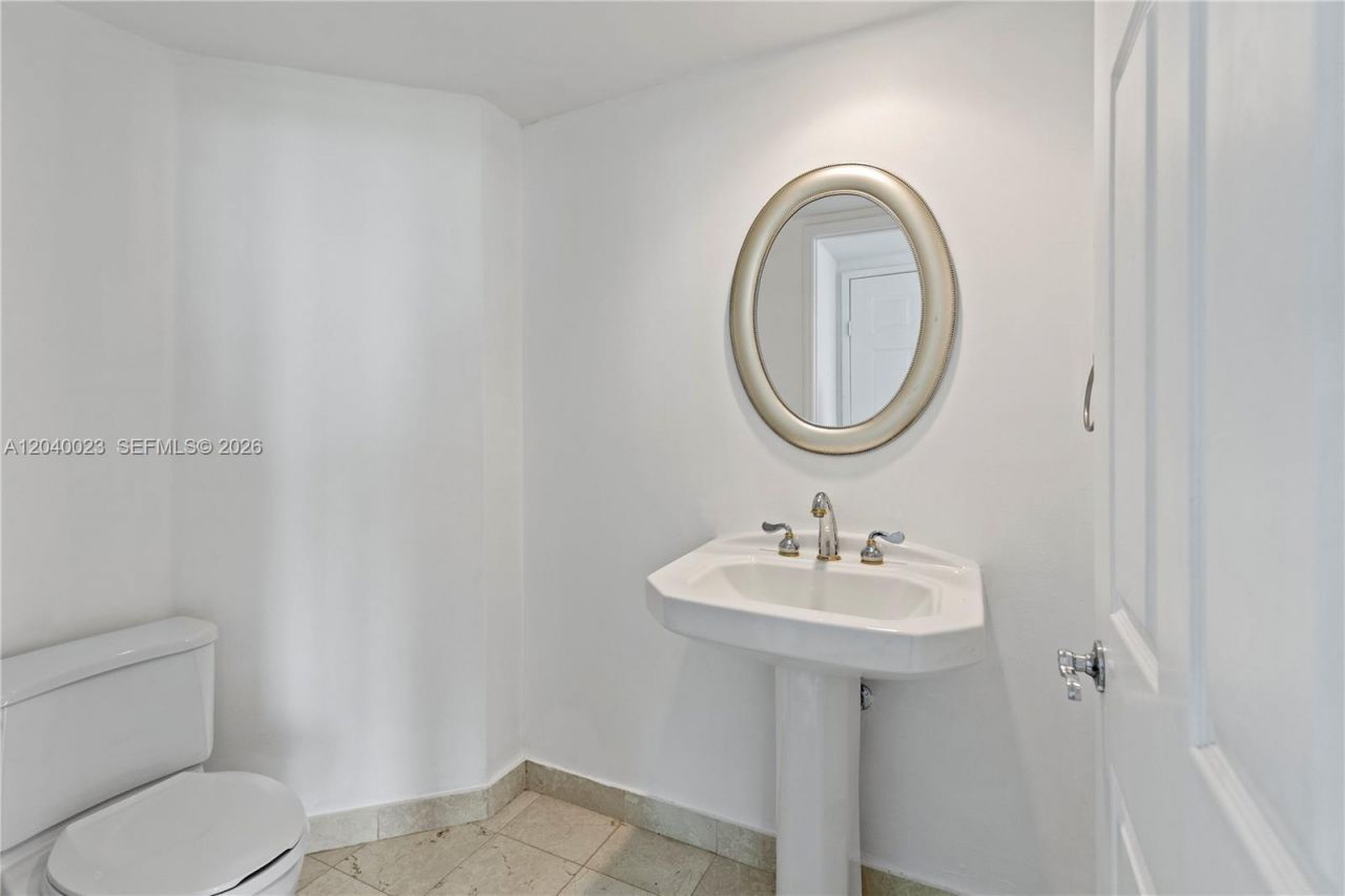 3370 Hidden Bay Dr, Unit 602, Aventura, FL 33180 Photo