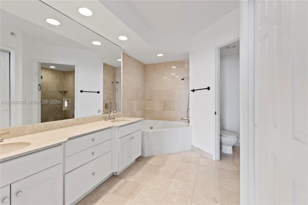 3370 Hidden Bay Dr, Unit 602, Aventura, FL 33180 Photo
