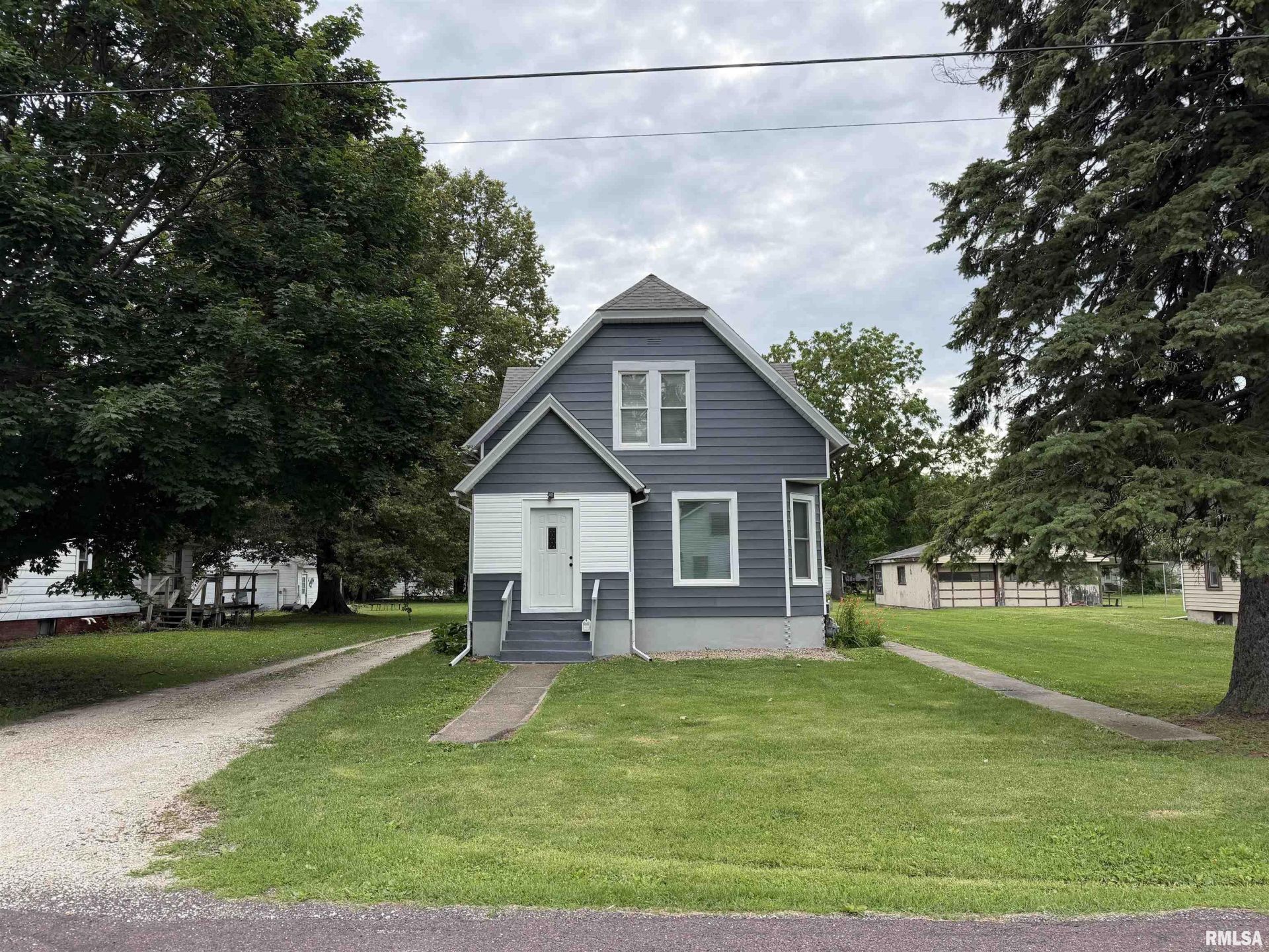 13 Chestnut Street, Galesburg, IL 61401 Main Photo