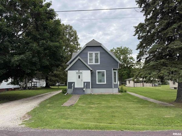 13 Chesnut Street, Galesburg, IL 61401