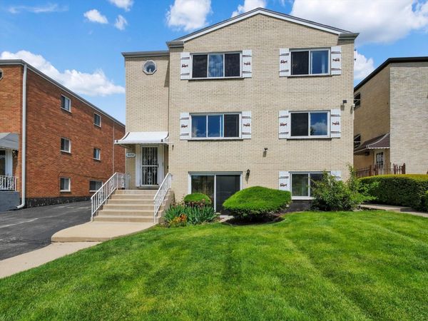8430 W Oak Avenue , Niles, IL 60714