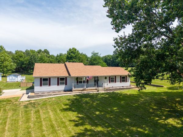 12084 E Hutchison Road , Mt Vernon, IL 62864