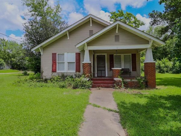 518 N Green Street , Grand Saline, TX 75140
