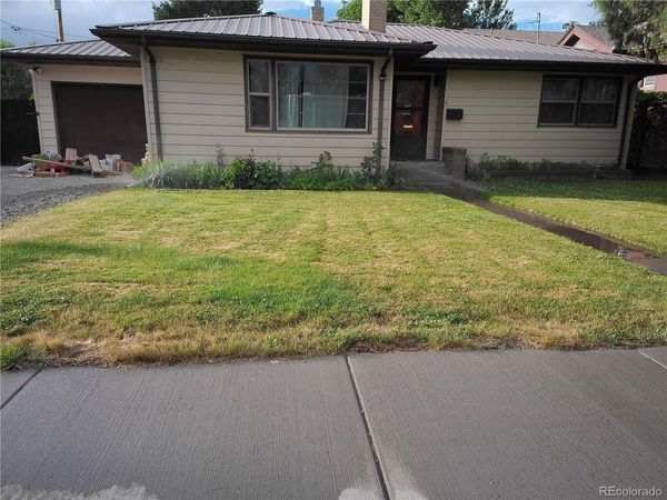 711 1st Street , Alamosa, CO 81101