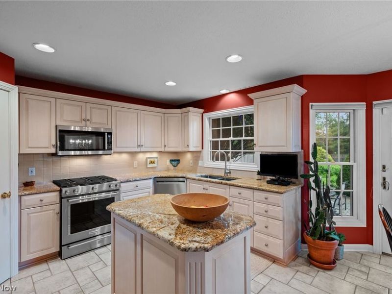 5318 New Haven Court, Sheffield Village, OH 44054 Photo 11