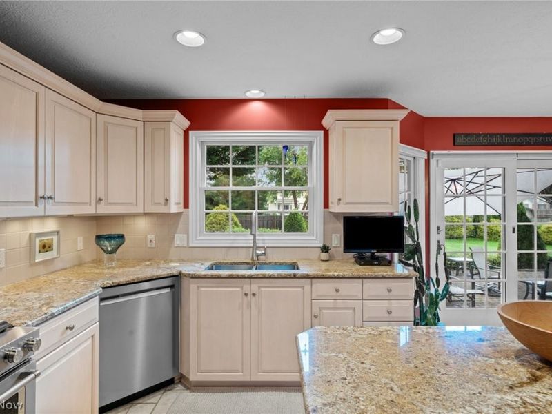 5318 New Haven Court, Sheffield Village, OH 44054 Photo 13