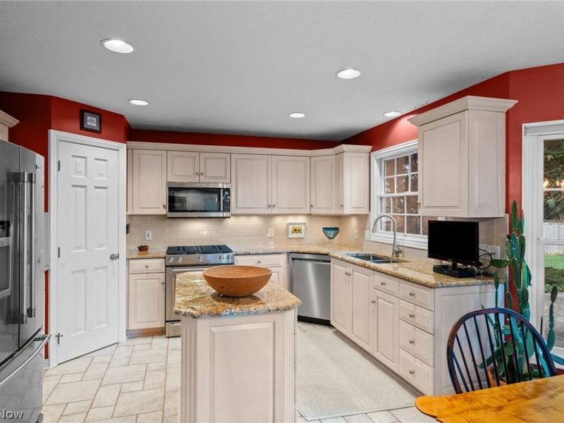 5318 New Haven Court, Sheffield Village, OH 44054 Photo 9