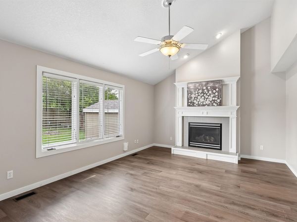 206 NW Ridgeline Drive, Ankeny, IA 50023