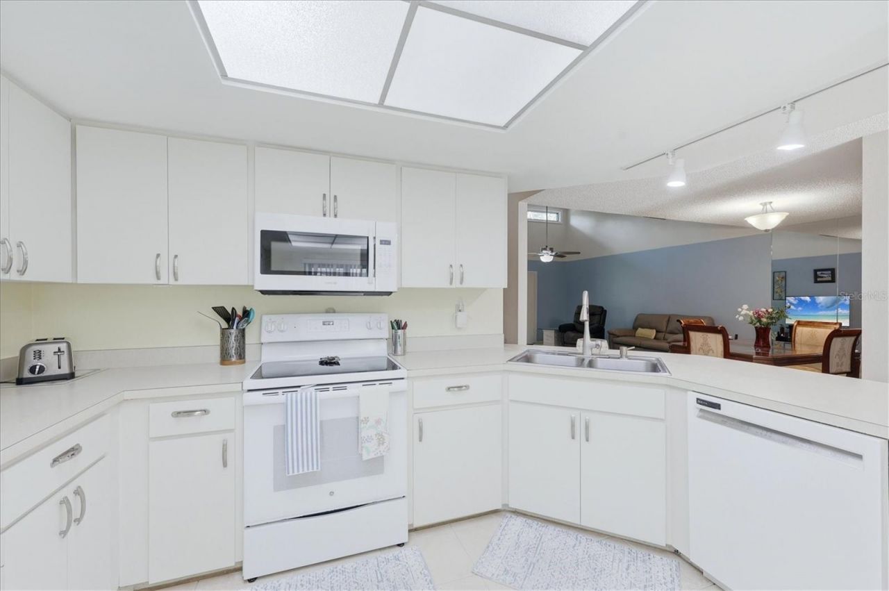 3412 Tallywood Circle , Unit 7018, Sarasota, FL 34237 Photo