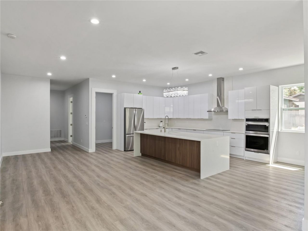 1190 W Lakeshore Drive, Clermont, FL 34711 Photo