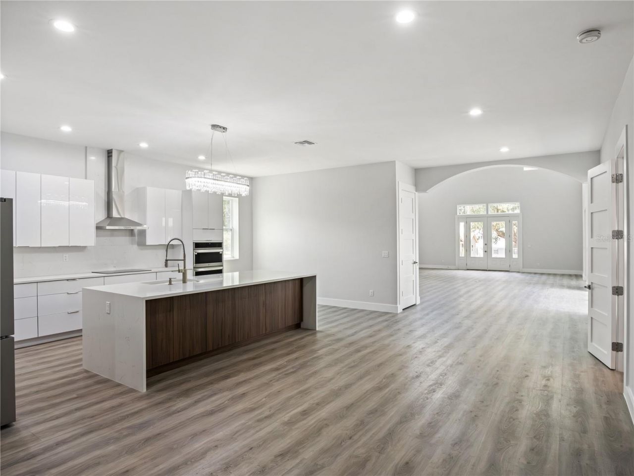 1190 W Lakeshore Drive, Clermont, FL 34711 Photo