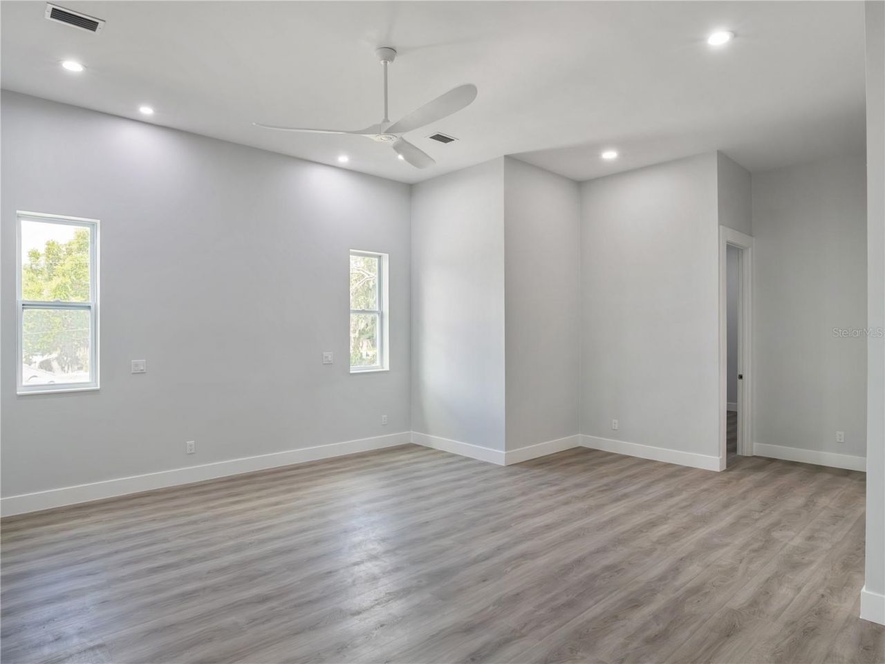 1190 W Lakeshore Drive, Clermont, FL 34711 Photo