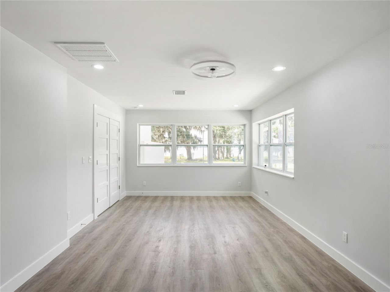 1190 W Lakeshore Drive, Clermont, FL 34711 Photo