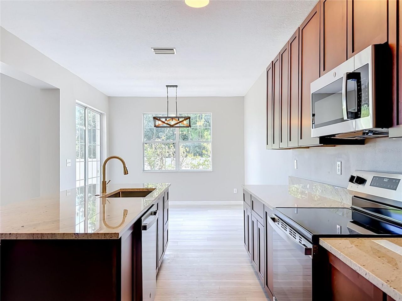1620 Atlantic Drive , Ruskin, FL 33570 Photo